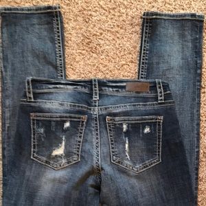 Women’s Buckle Daytrip Virgo straight size 27 R.